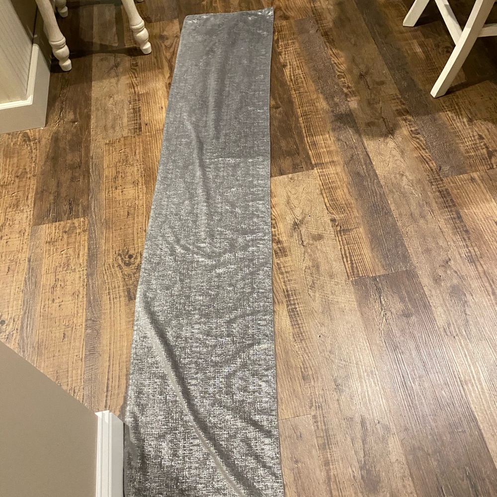 Beautiful Holliday table runner